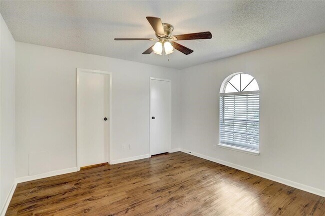 Foto del edificio - 3011 Taylor St