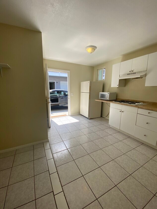 Primary Photo - 6737 Osler St