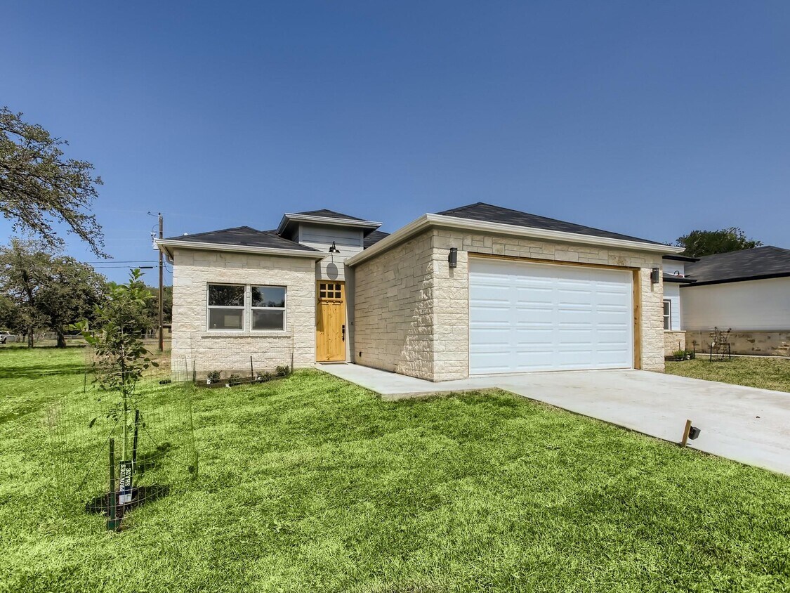 640 Cypress Ln, Cottonwood Shores, TX 78657 House Rental in