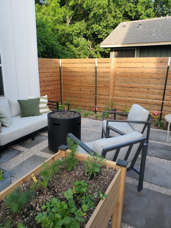 Foto del edificio - 6016 Fairway St