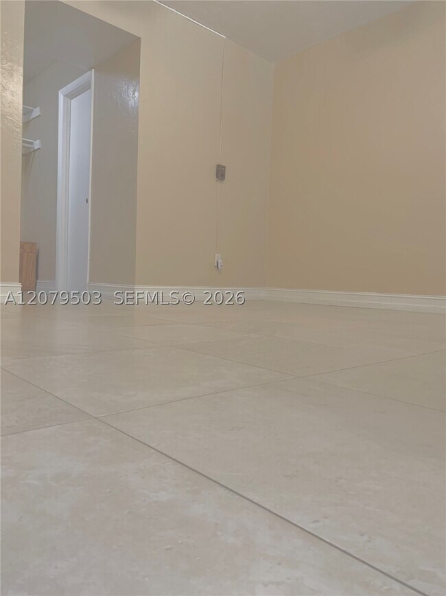 Foto del edificio - 10901 N Kendall Dr
