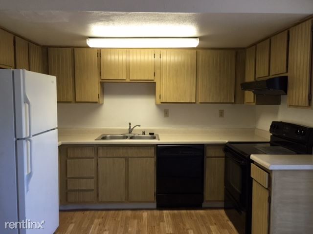 Primary Photo - 1501 Grove Way