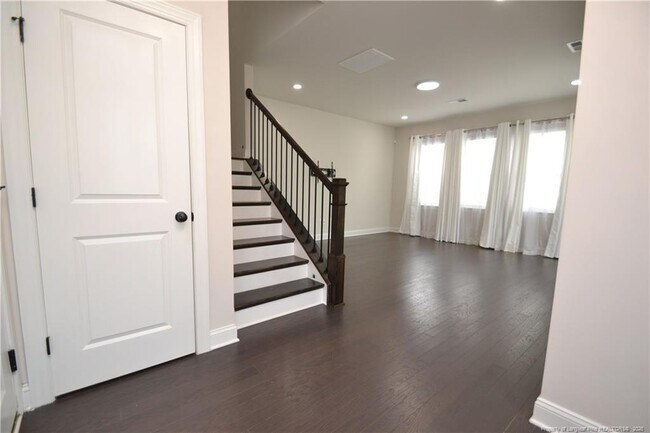 Foto del edificio - 820 Grafton Peak Ln