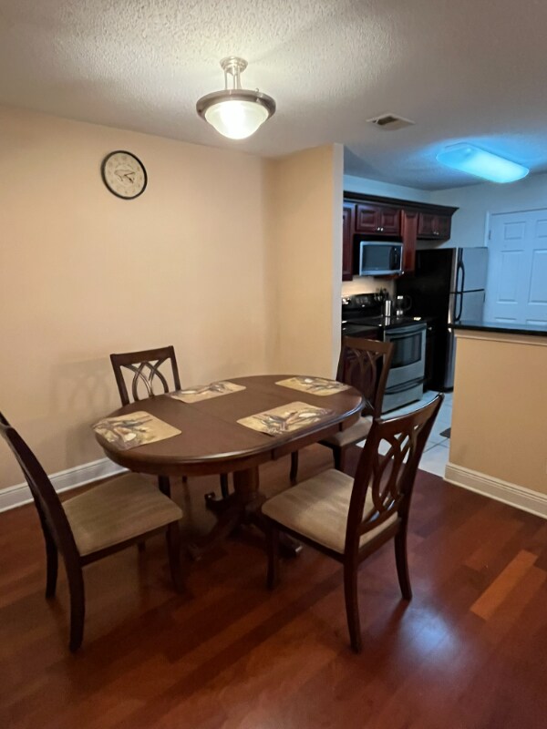 Foto del edificio - 7206 Santa Fe Pkwy