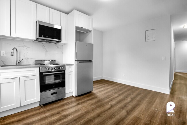 Building Photo - 737 E 219th St