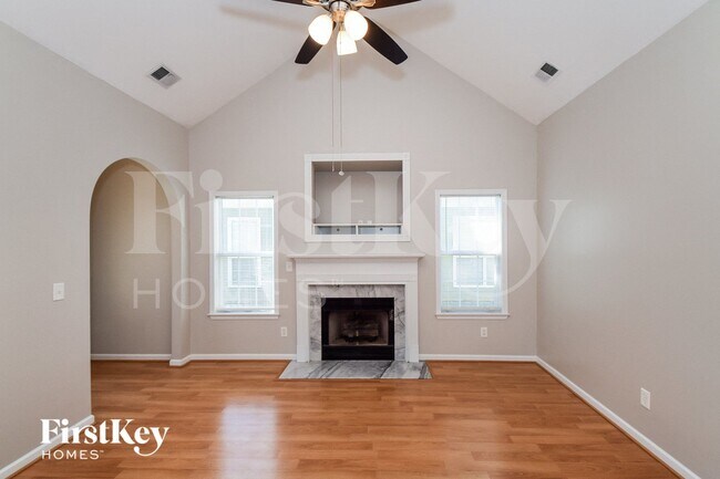 Building Photo - 388 Walker Way