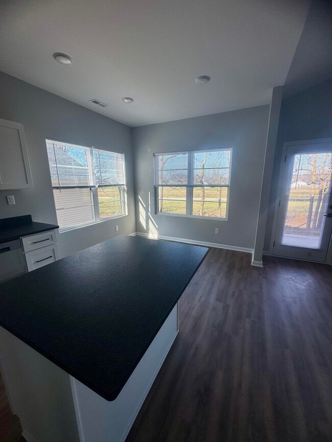 Building Photo - 100 Sidewinder Dr