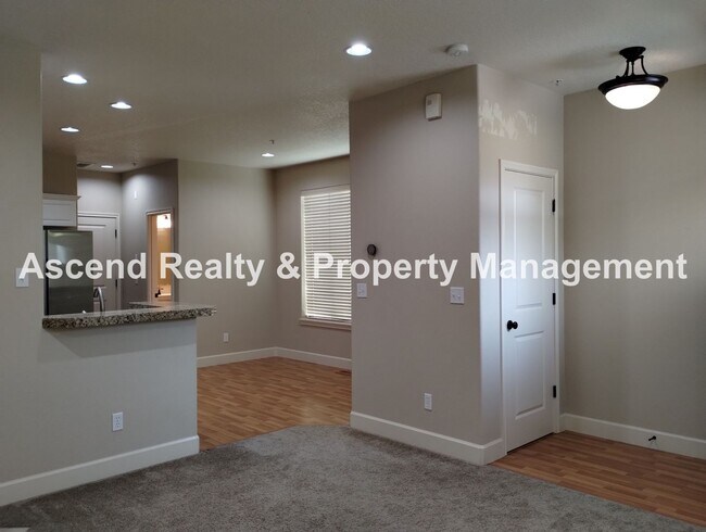 Building Photo - Available Now Bethany End Unit Townhome Op...