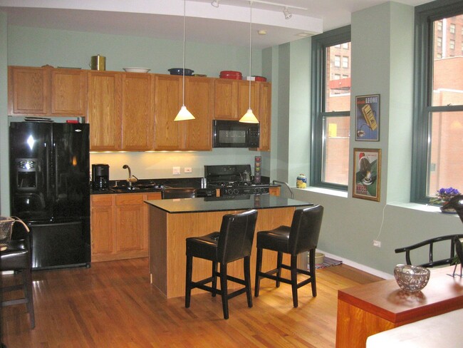 Building Photo - 208 W Washington St