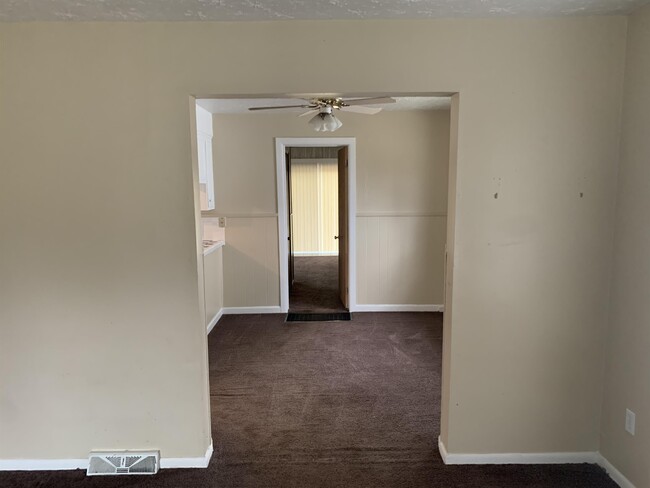 Foto del edificio - 874 Willard Ave SE