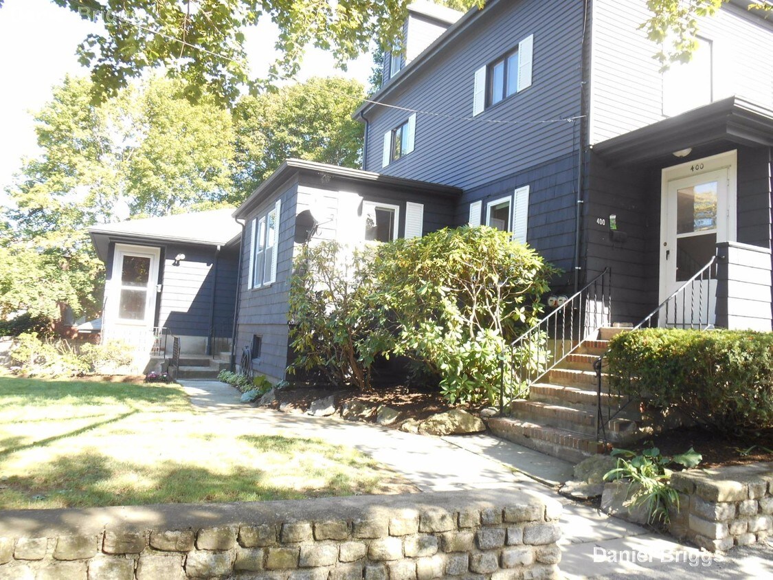 Primary Photo - 400 Langley Rd