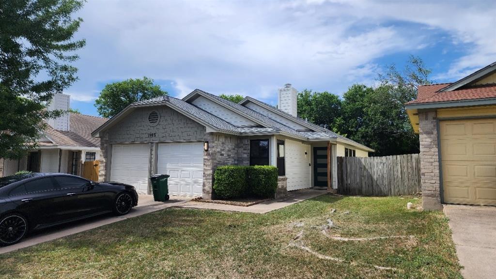 Foto principal - 1905 Golden Pheasant Dr