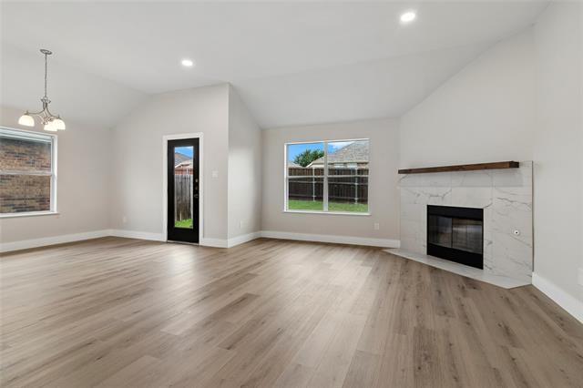 Foto del edificio - 2825 Enchanted Eve Dr