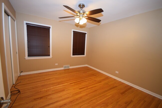 Foto del edificio - 5551 S Mason Ave