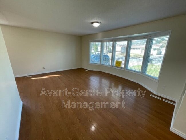 Building Photo - 129 Marion Dr