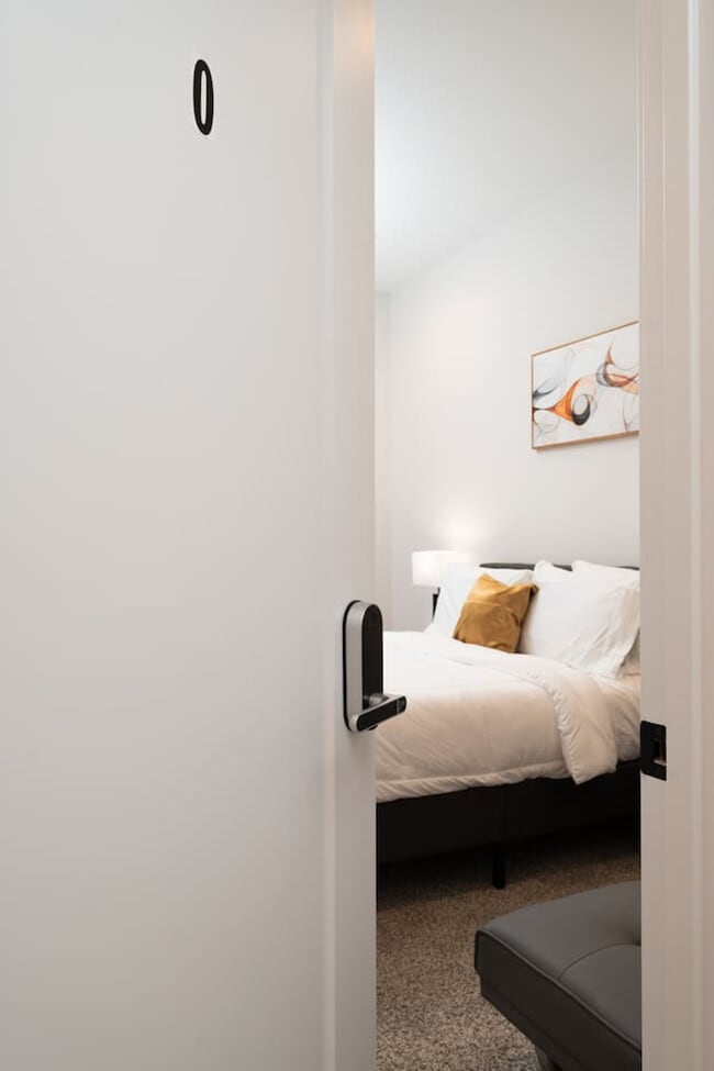 Building Photo - 3723 S Giles Ave