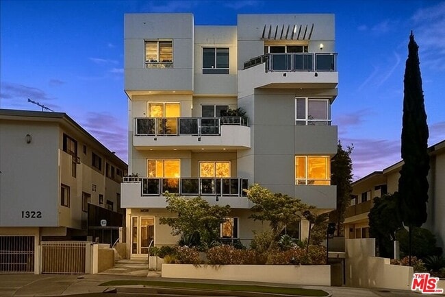 Building Photo - 1326 Centinela Ave