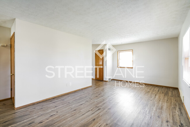Building Photo - Charming 3 Bedroom in Columbus!