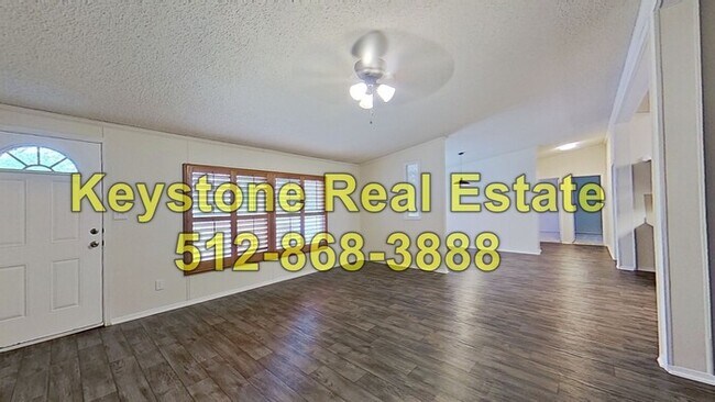 Foto del edificio - Lovely 4-bedroom, 2-bath home offering 2,048 sq ft on 1.21 scenic acres in Georgetown!