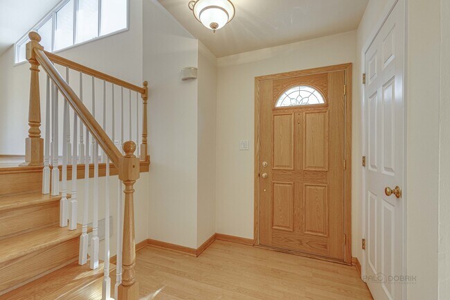 Foto del edificio - 317 E Valley Ln