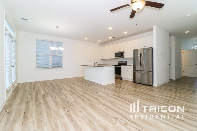 Foto del edificio - 2025 Rosemary Park Ln