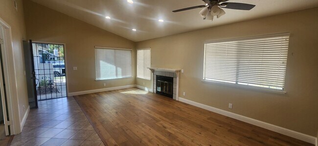Foto del edificio - Updated 3 Bedroom 2 Bathroom Home in Pocke...