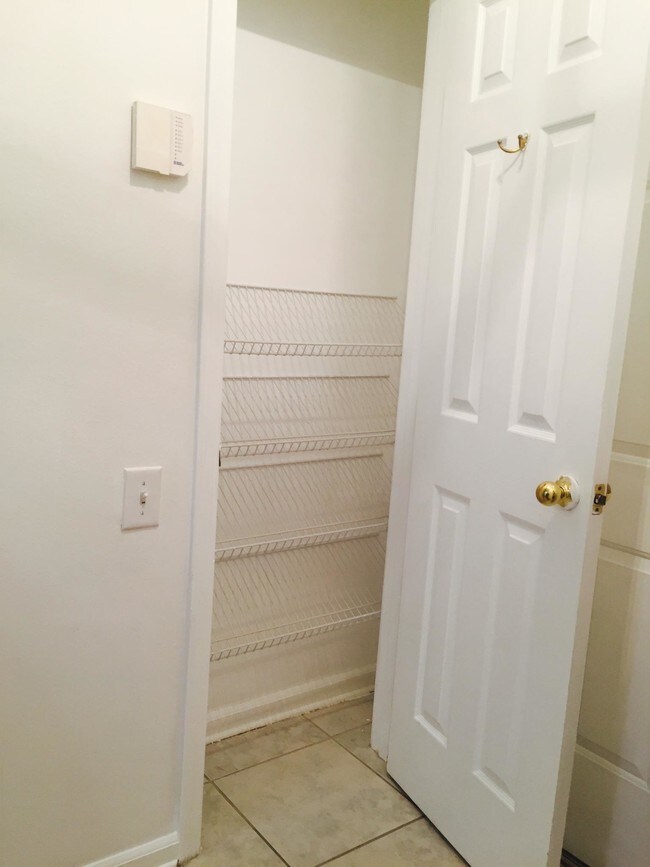 front door shoe closet - 10550 Baymeadows Rd