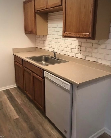 Building Photo - 15224 Maple Park Dr