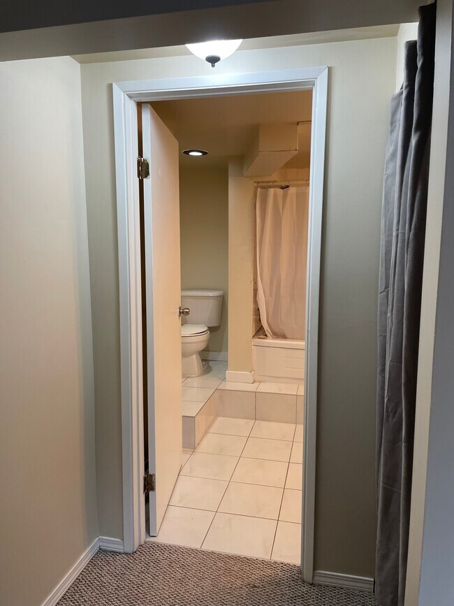 Photo du bâtiment - 100 Conard St