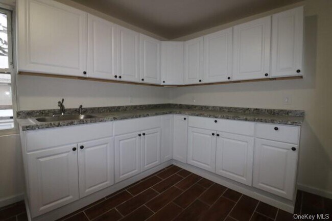 Building Photo - 33 Wallkill Ave