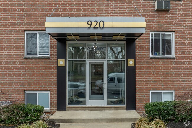 Entrada - Emerson Flats