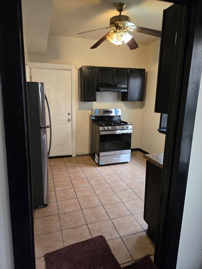 Building Photo - 6329 S Loomis Blvd