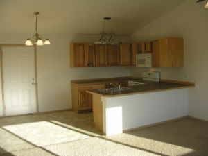 Building Photo - 706 S Beaver Lake Rd