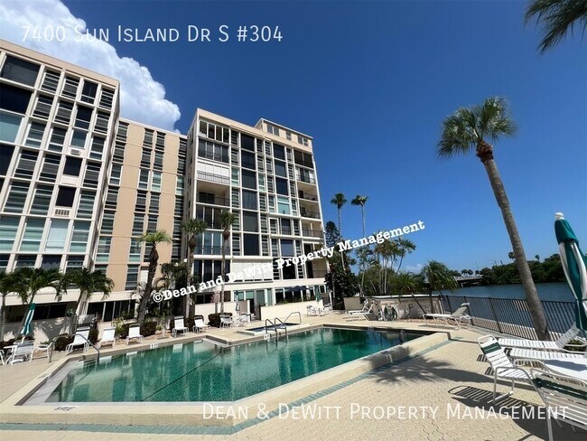 Foto del edificio - STUNNING 2BR/2BA WATERFRONT CONDO - For Rent