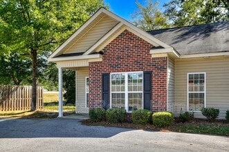 Building Photo - 2820 Old Riah Rd