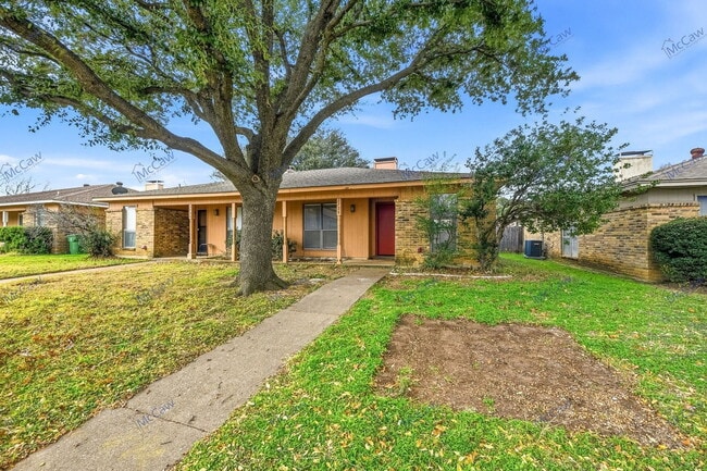 Building Photo - 2728 Westchester Dr