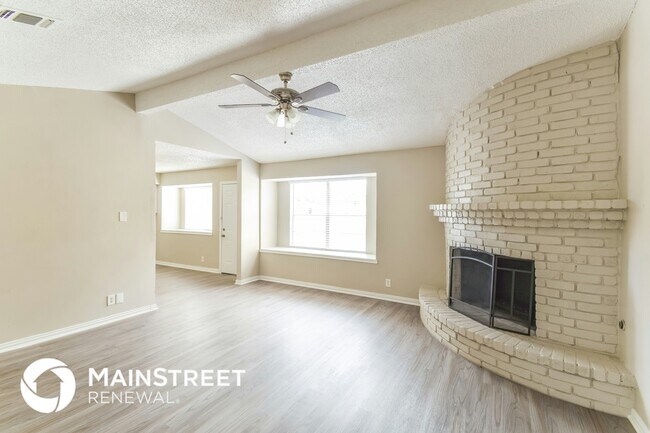 Foto del edificio - 6507 Ridge Cir Dr