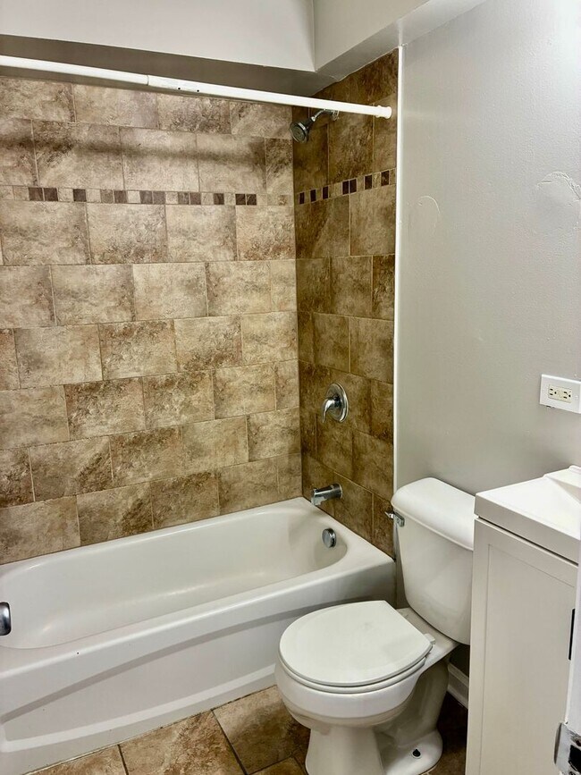 Foto del edificio - Gorgeous 3bed 2bath Single family house