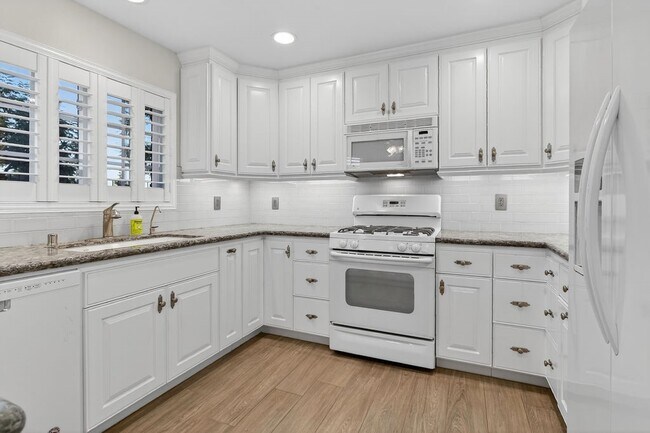 Foto del edificio - 23412 Pacific Park Dr