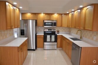 Building Photo - 12600 SW 5th Ct