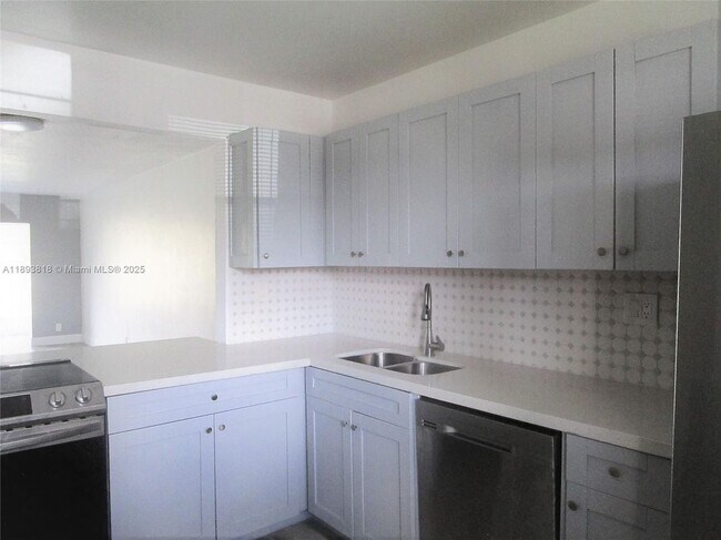 Building Photo - 8101 SW 24th Ct
