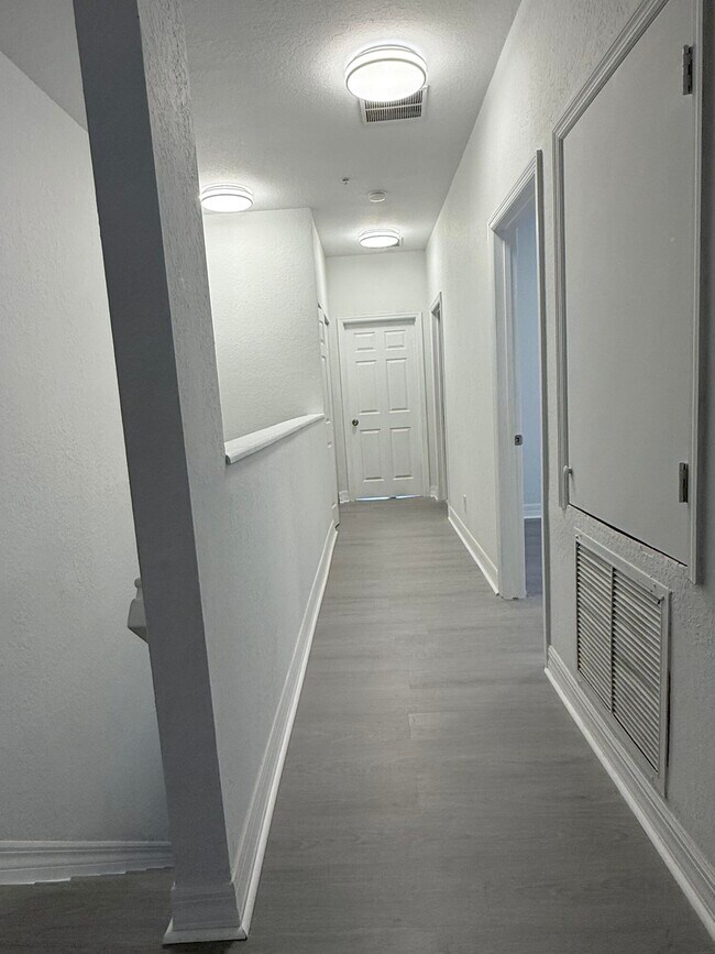 Foto del edificio - 820 Pipers Cay Dr