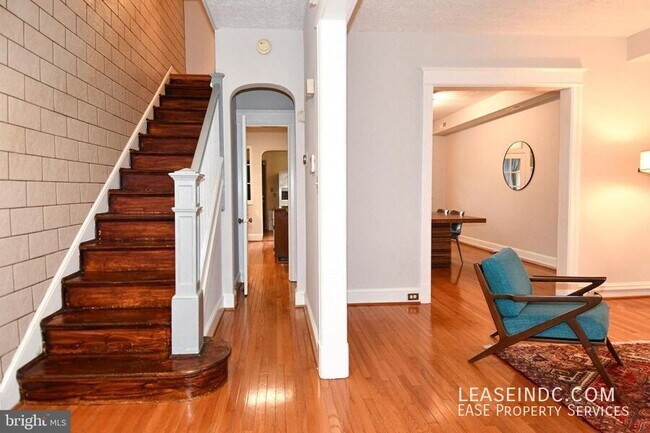 Foto del edificio - 4709 9th St NW