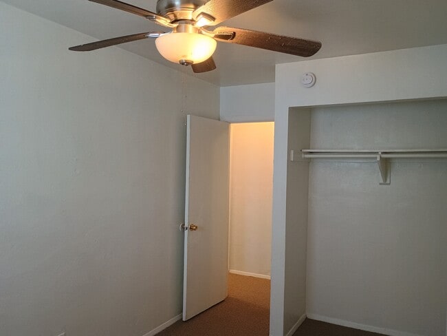 Second bedroom - 6617 Stoney Point North