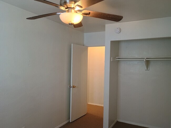 Segundo dormitorio - 6617 Stoney Point North