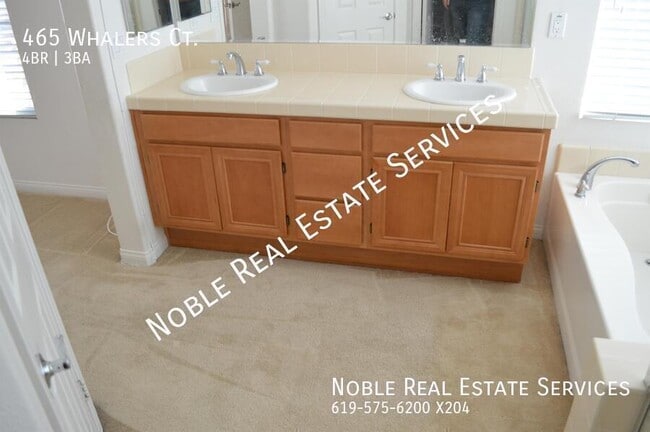 Building Photo - 465 Whalers Ct