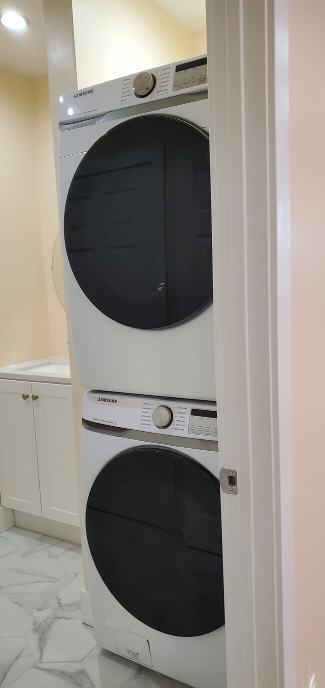 7714 Faust Ave, West Hills, CA 91304 Condo for Rent in West Hills, CA