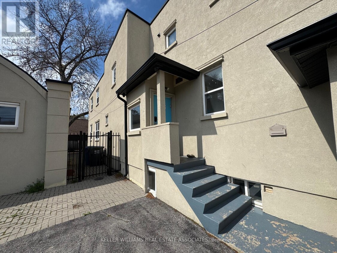 Photo principale - 755 Lakeshore Rd E