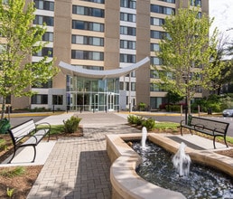 Building Photo - Edgewood 611_Gardens