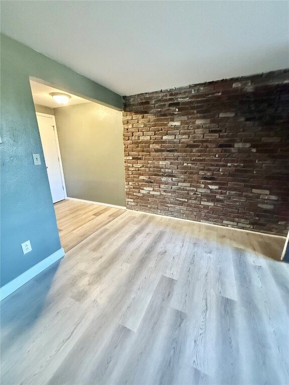 Foto del edificio - 5712 Pontiac Dr